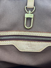 Load image into Gallery viewer, Louis Vuitton batignolles vertical