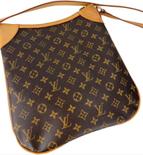 Load image into Gallery viewer, Louis Vuitton Odeon PM
