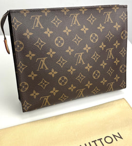 Louis Vuitton toiletry pouch 26 with insert