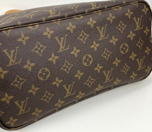 Load image into Gallery viewer, Louis Vuitton neverfull MM in monogram canvas