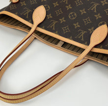 Load image into Gallery viewer, Louis Vuitton neverfull MM in monogram canvas