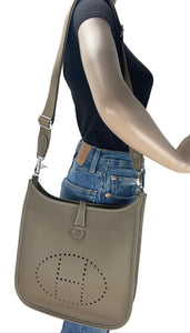 Hermes Evelyne poche III PM in etoupe