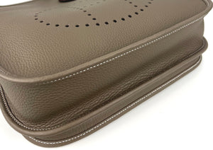 Hermes Evelyne poche III PM in etoupe