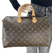 Load image into Gallery viewer, Louis Vuitton speedy 35 in monogram
