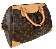 Load image into Gallery viewer, Louis Vuitton Segur in monogram canvas