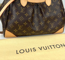 Load image into Gallery viewer, Louis Vuitton Segur in monogram canvas