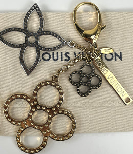 Louis Vuitton tapage charm and key holder