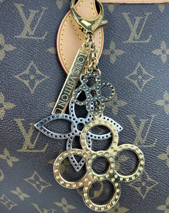 Louis Vuitton tapage charm and key holder