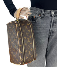 Load image into Gallery viewer, Louis Vuitton monogram dopp kit pouch