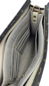 Louis Vuitton toiletry 26