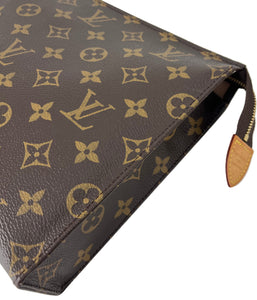 Louis Vuitton toiletry 26