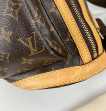 Load image into Gallery viewer, Louis Vuitton bosphore backpack
