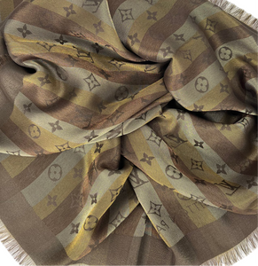 Louis Vuitton so shine monogram shawl
