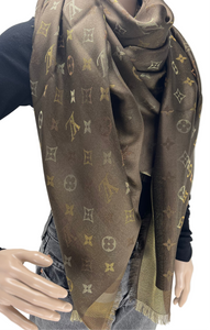 Louis Vuitton so shine monogram shawl