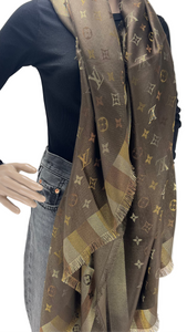 Louis Vuitton so shine monogram shawl