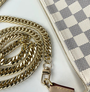 Louis Vuitton pochette accessories in damier azur canvas