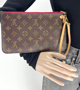 Louis Vuitton pochette in monogram