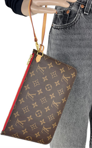 Louis Vuitton pochette in monogram