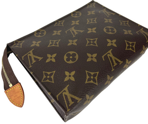 Louis Vuitton toiletry 19