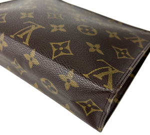 Louis Vuitton toiletry 19