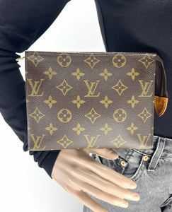 Louis Vuitton toiletry 19