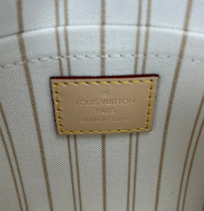 Louis Vuitton pochette in damier azur