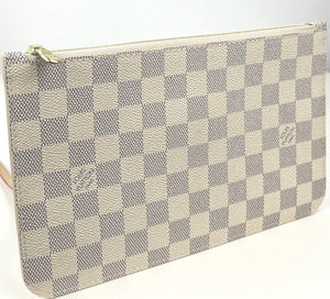 Louis Vuitton pochette in damier azur