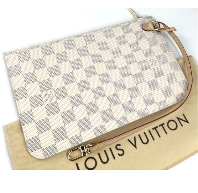 Louis Vuitton pochette in damier azur