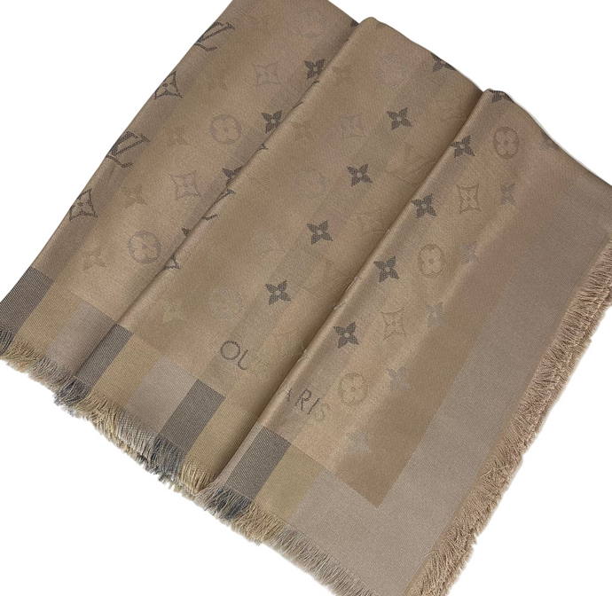Louis Vuitton so shine monogram shawl