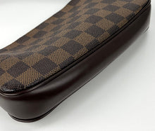 Load image into Gallery viewer, Louis Vuitton Navona pochette damier