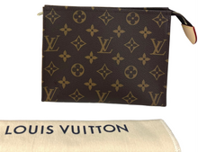 Load image into Gallery viewer, Louis Vuitton toiletry 19 rouge