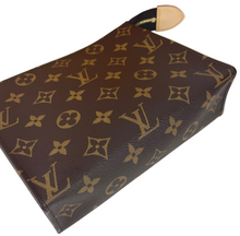Load image into Gallery viewer, Louis Vuitton toiletry 19 rouge