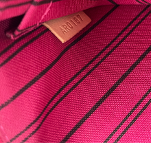 Load image into Gallery viewer, Louis Vuitton neverfull MM in monogram