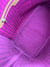 Load image into Gallery viewer, Louis Vuitton neverfull MM in monogram