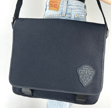 Load image into Gallery viewer, Gucci Crest logo messenger bag