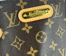 Load image into Gallery viewer, Louis Vuitton Wilshire GM monogram.