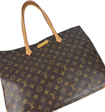 Load image into Gallery viewer, Louis Vuitton Wilshire GM monogram.