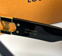 Load image into Gallery viewer, Louis Vuitton link PM square sunglasses