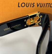 Load image into Gallery viewer, Louis Vuitton link PM square sunglasses