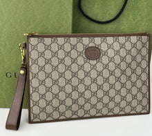 Load image into Gallery viewer, Gucci interlocking G jacquard zipped wristlet pouch