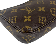 Load image into Gallery viewer, Louis Vuitton pochette in monogram