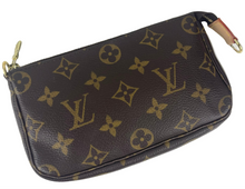 Load image into Gallery viewer, Louis Vuitton pochette in monogram