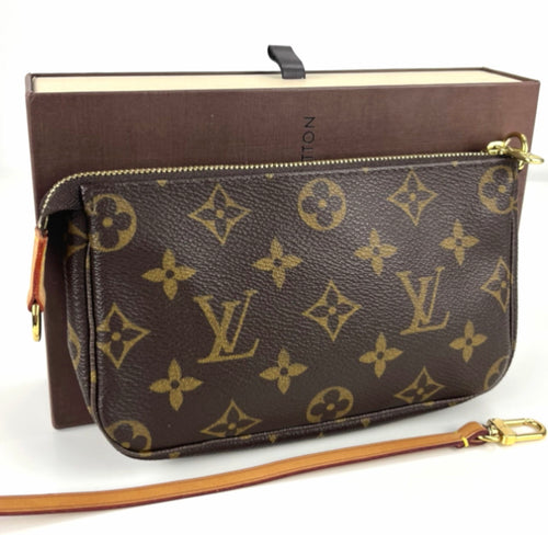 Louis Vuitton pochette in monogram