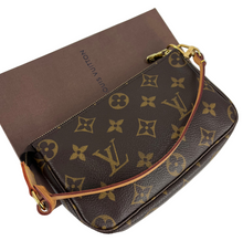 Load image into Gallery viewer, Louis Vuitton pochette in monogram