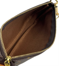 Load image into Gallery viewer, Louis Vuitton pochette in monogram
