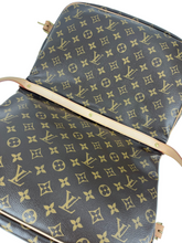 Load image into Gallery viewer, Louis Vuitton Saumur GM 35
