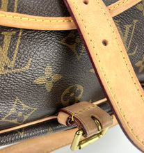 Load image into Gallery viewer, Louis Vuitton Saumur GM 35