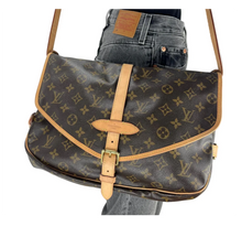 Load image into Gallery viewer, Louis Vuitton Saumur GM 35