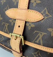 Load image into Gallery viewer, Louis Vuitton Saumur GM 35