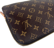 Load image into Gallery viewer, Louis Vuitton etui voyage pm in monogram